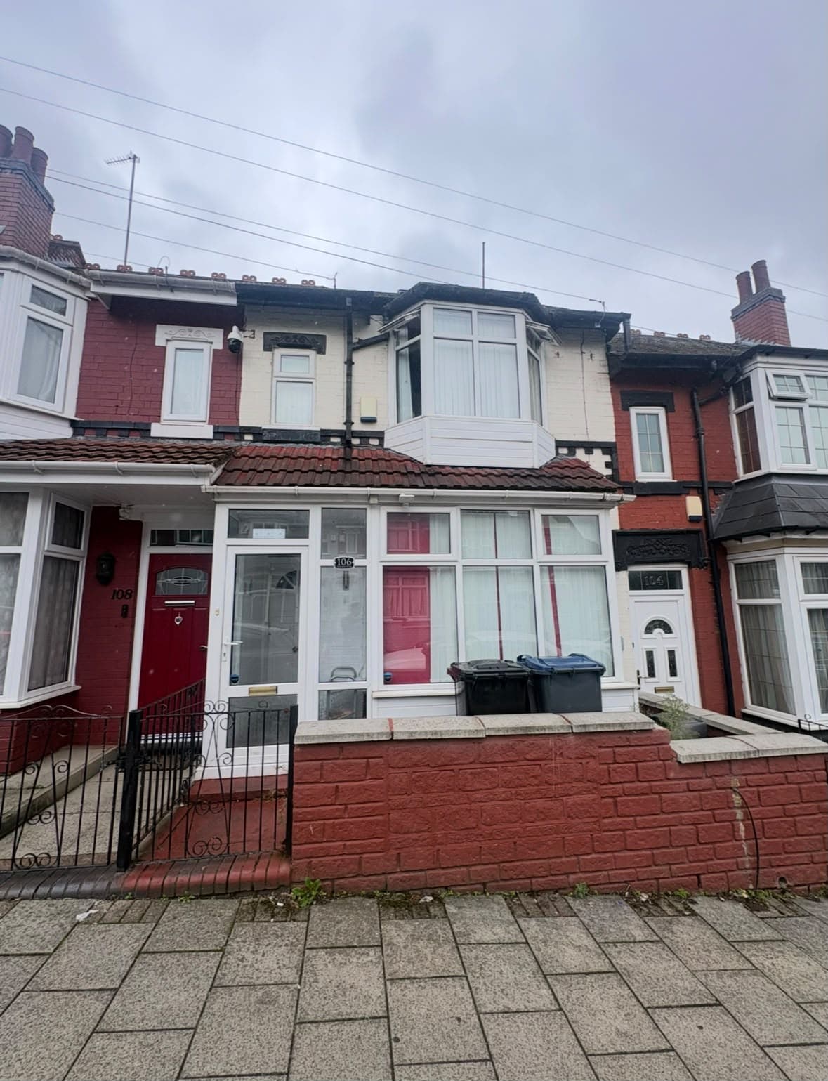 Spacious rooms in a newly renovated house located in Handsworth property photo