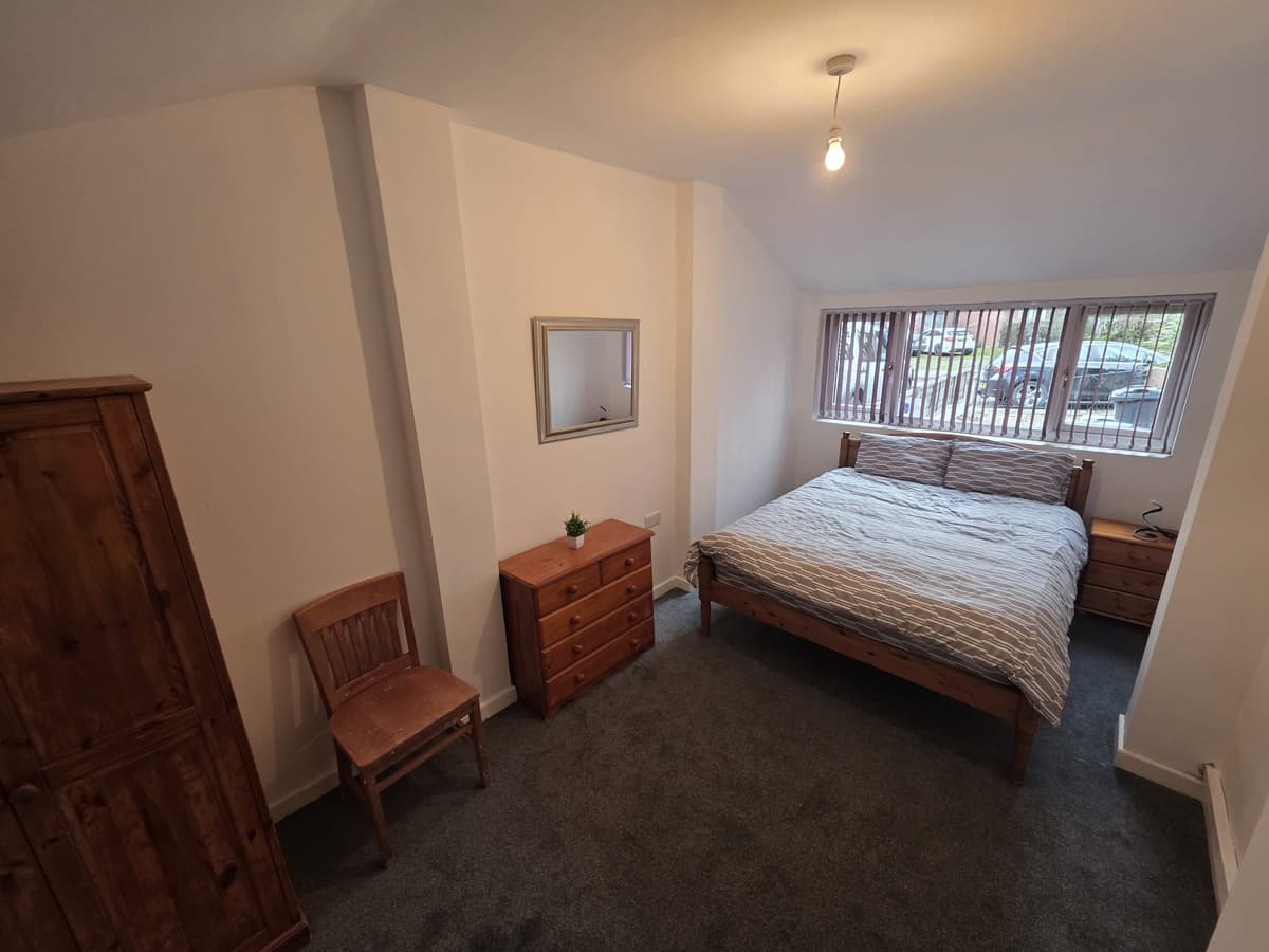 Photo of Rooms Available On Devon Rd, Rednal, B45 0NJ