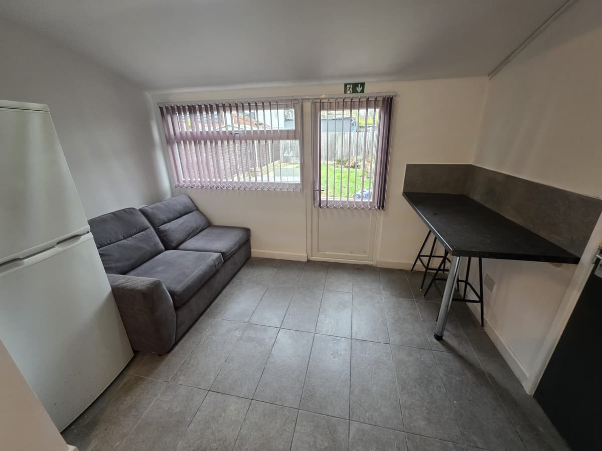 Photo of Rooms Available On Devon Rd, Rednal, B45 0NJ