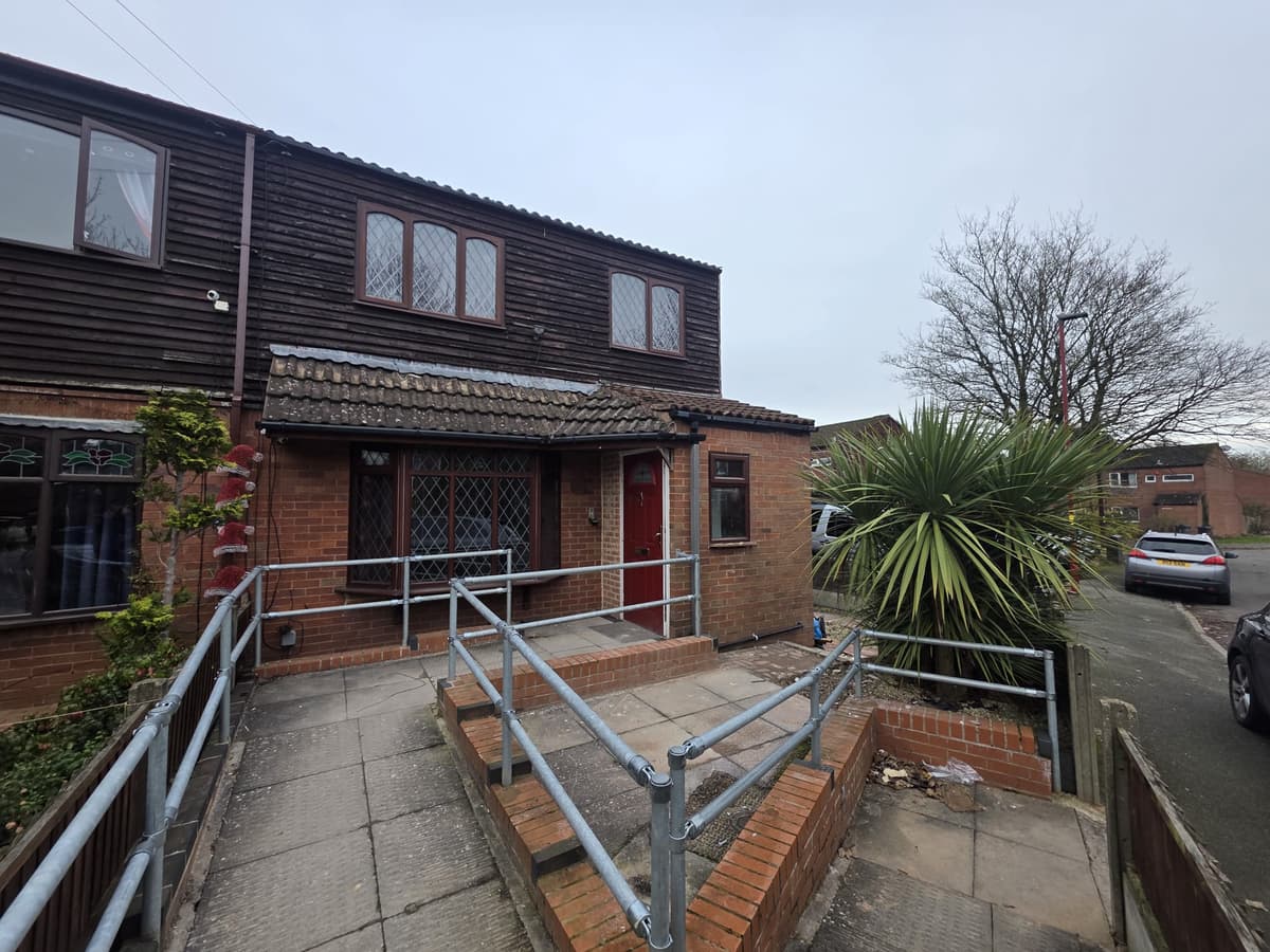 Photo of Rooms Available On Devon Rd, Rednal, B45 0NJ