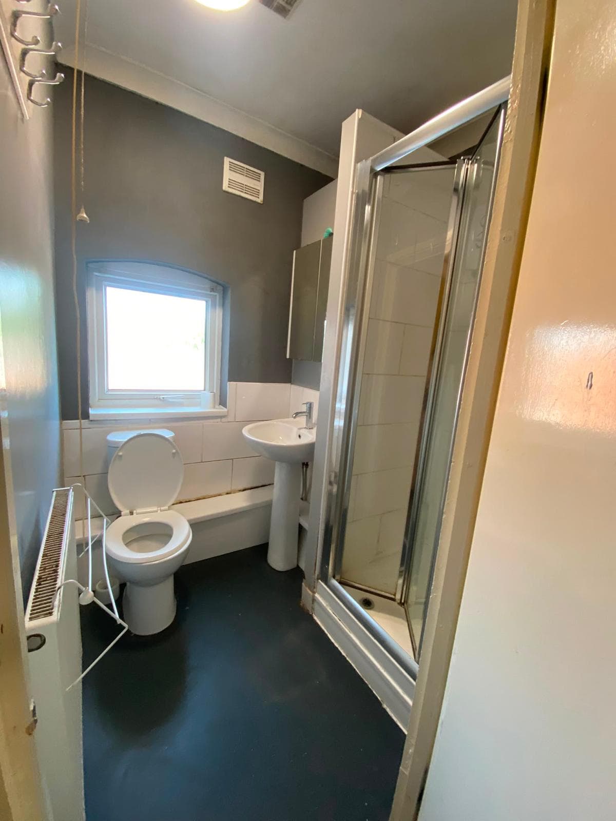 Photo of (UNIVERSAL CREDIT) FULLY FURNISHED DOUBLE ROOMS AVAILABLE