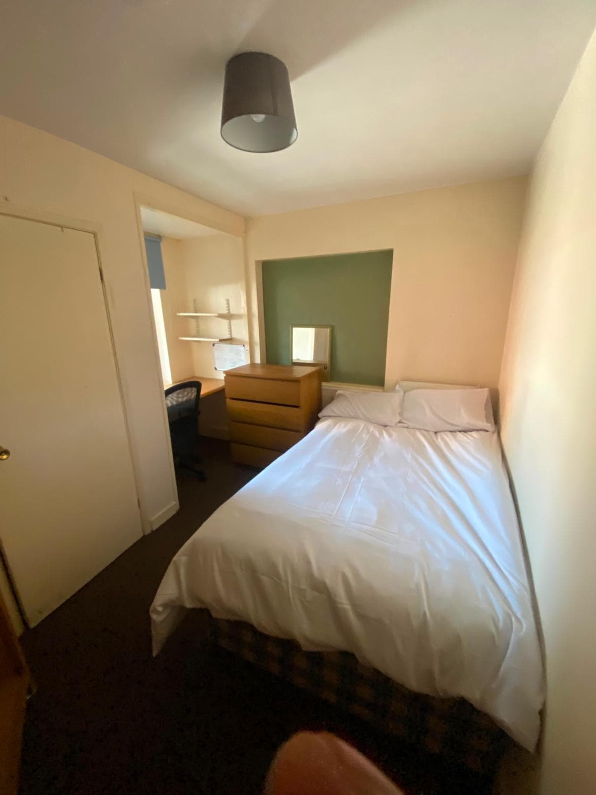 Photo of (UNIVERSAL CREDIT) FULLY FURNISHED DOUBLE ROOMS AVAILABLE