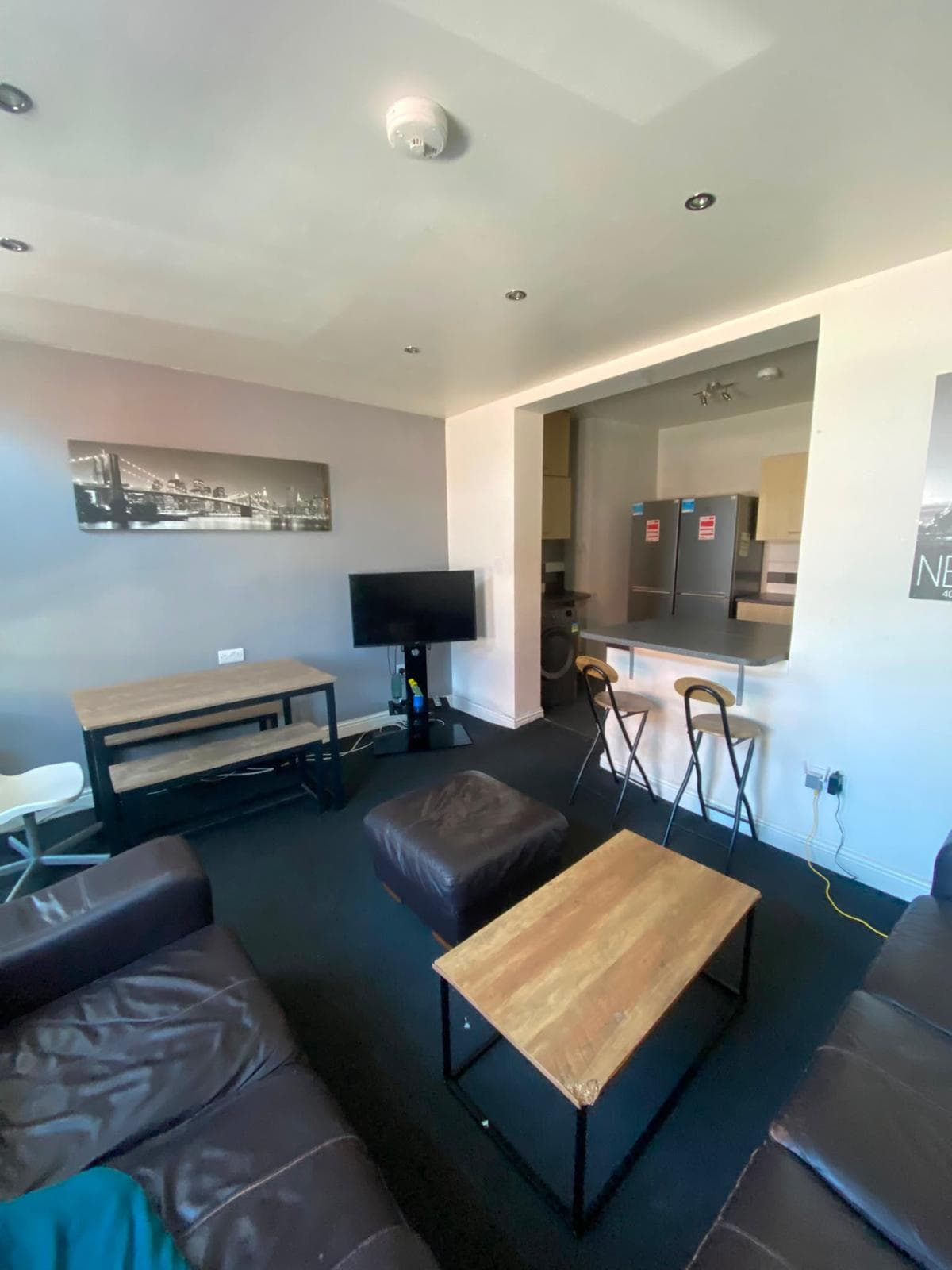 Photo of (UNIVERSAL CREDIT) FULLY FURNISHED DOUBLE ROOMS AVAILABLE