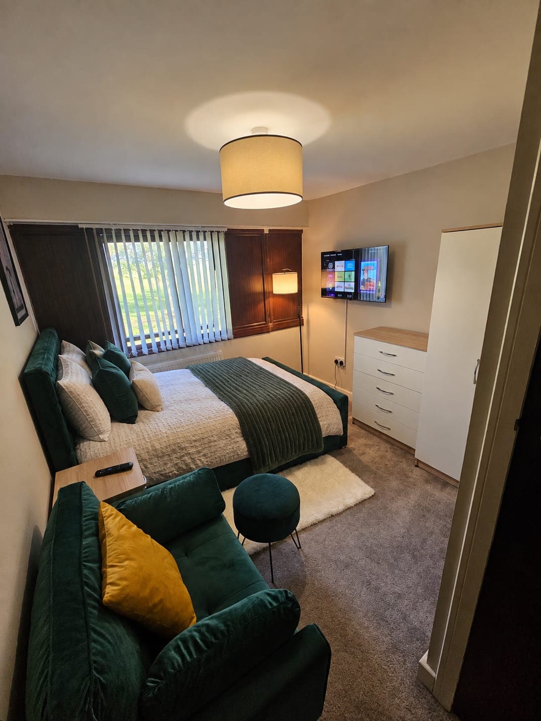 Photo of Stunning Room in B14 5PA